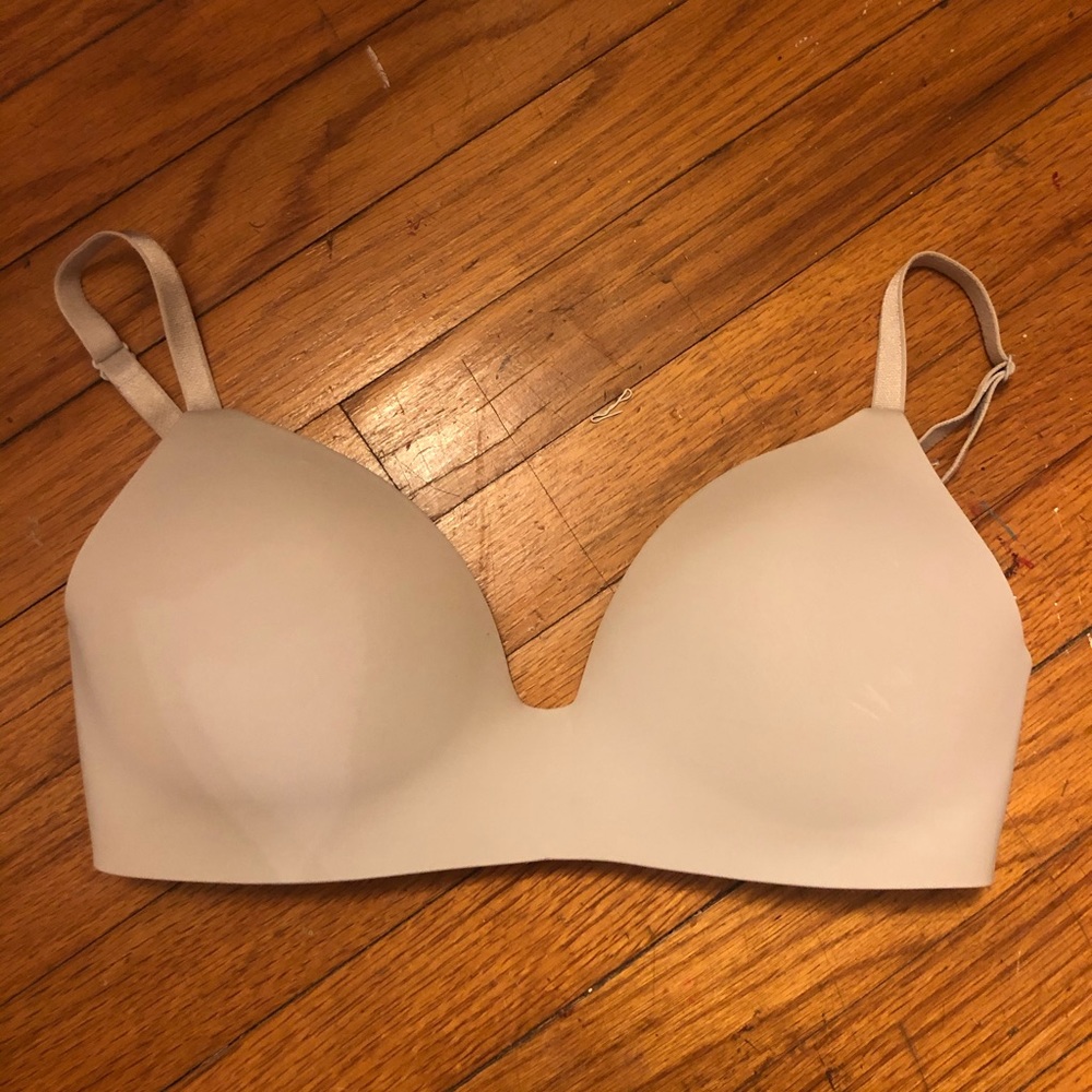 Victoria’s Secret lightly lined wireless bra